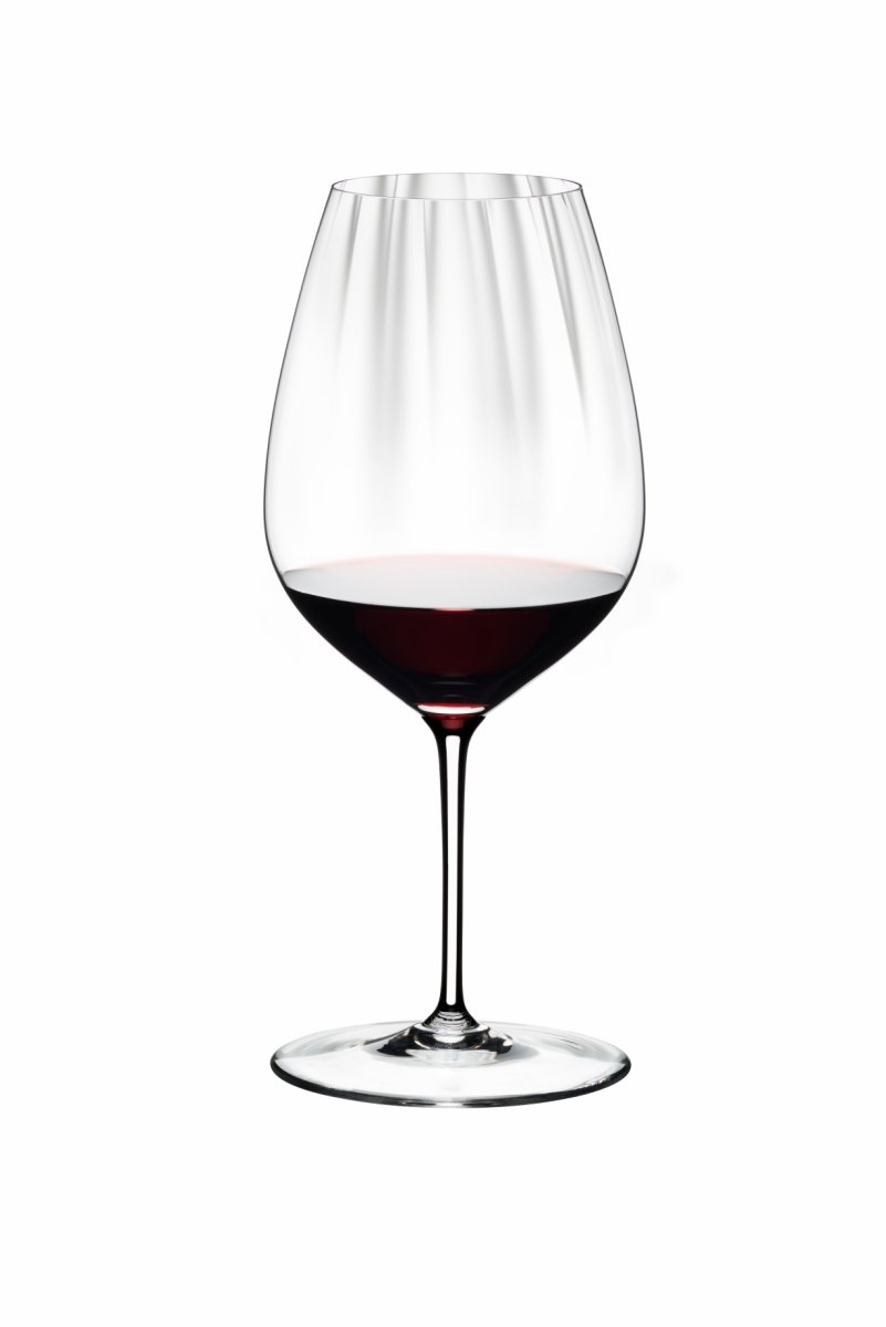 Druespesifikt vinglass for cabernet/merlot fra Riedels serie Performance.